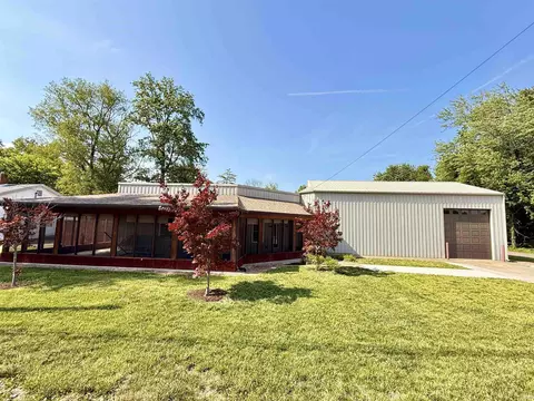 716 Gough Ave, Boonville, IN 47601