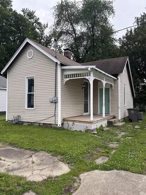705 Upper 11th St, Vincennes, IN 47591