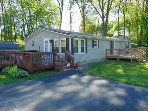 3662 E Lake Rd 28w Ave, Monticello, IN 47960