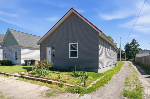 1320 Poland St, South Bend, IN 46619