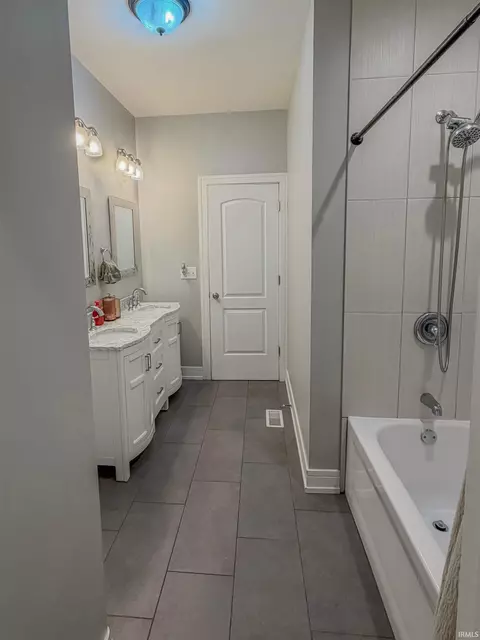 Bath - 1104 E Short Dr, Knox, IN 46534 photo 1 of 4