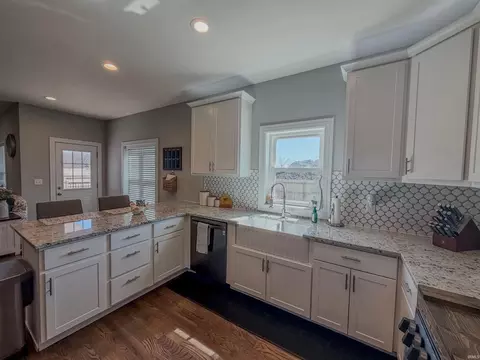 Kitchen - 1104 E Short Dr, Knox, IN 46534 photo 2 of 3