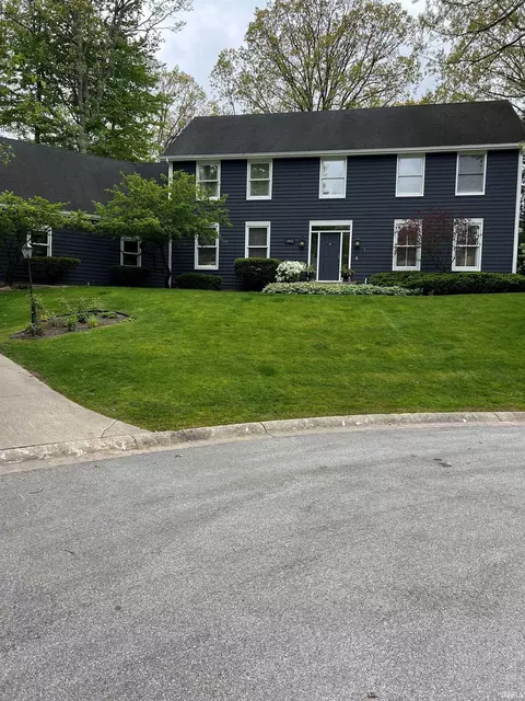 17652 Village Trace Ct, Granger, IN 46530