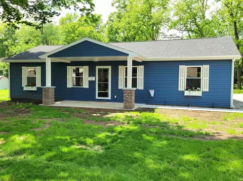 Exterior - 210 N Walnut St, Delphi, IN 46923 photo 5 of 8