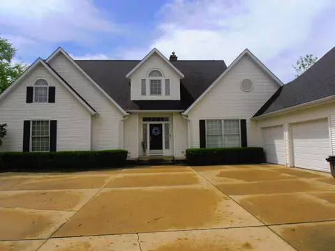 50633 Hollybrook Dr, Granger, IN 46530