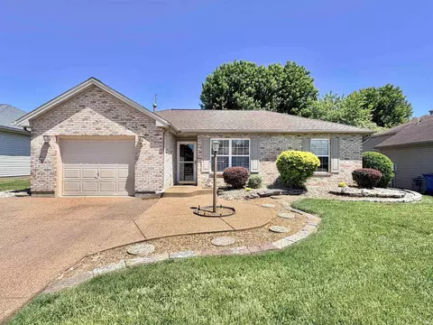 2020 Seasons Ridge Blvd, Evansville, IN 47715