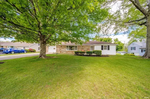 712 Redbud Ln, New Castle, IN 47362