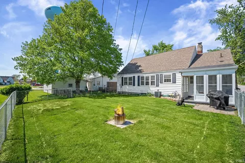 Exterior - 305 E 3rd St, Brookston, IN 47923 photo 4 of 5