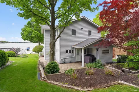 616 E Clear Lake Dr, Fremont, IN 46737