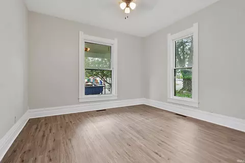 Living - 118 Mcclellan St, Windfall, IN 46076 photo 5 of 6