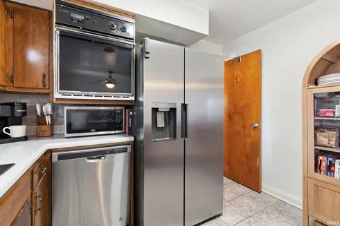 Kitchen - 1821 Billy Dr, Fort Wayne, IN 46818 photo 4 of 4