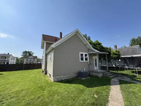 Exterior - 108 E 2nd St, Peru, IN 46970 photo 3 of 5