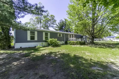 5200 N 325 E, Howe, IN 46746