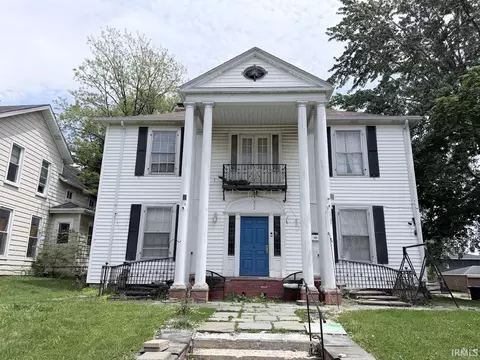 402 N High St, Hartford City, IN 47348