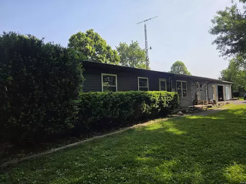 7433 E 325 S Rd, Bringhurst, IN 46913