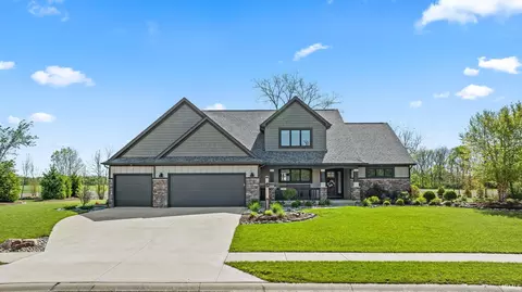 18736 Roselle Cv, Auburn, IN 46706