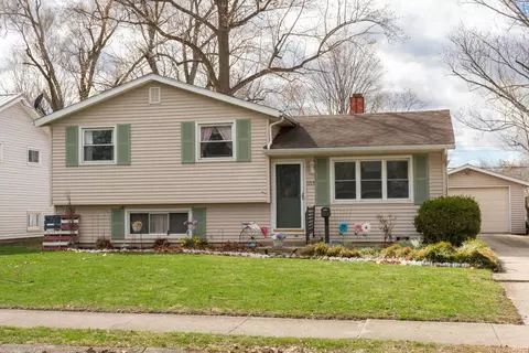 1715 Sterling Dr, South Bend, IN 46635