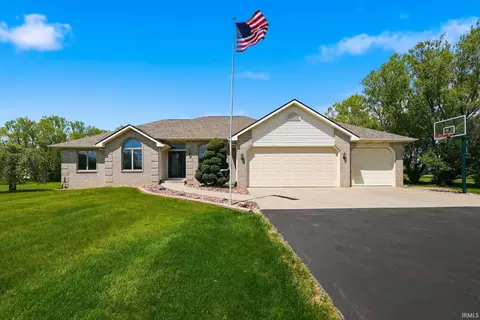 7833 Garman Rd, Auburn, IN 46706