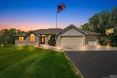 7833 Garman Rd, Auburn, IN 46706