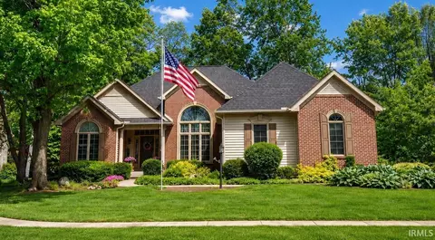 51060 Broken Wood Ct, Granger, IN 46530