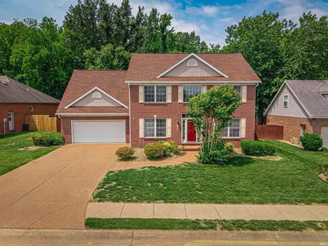 2847 Oak Trail Dr, Newburgh, IN 47630