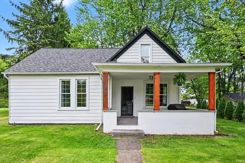 307 S Maple St, Pierceton, IN 46562