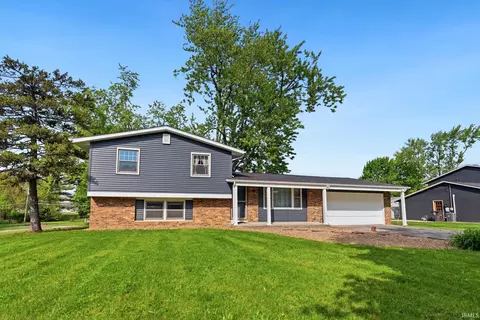 816 Blake Dr, Fort Wayne, IN 46804