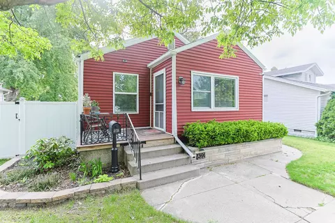 622 S 30th St, South Bend, IN 46615