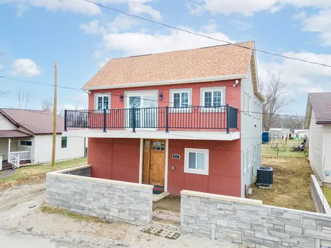 106 N Washington St, Van Buren, IN 46991