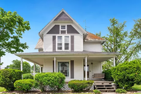 226 S Main St, Topeka, IN 46571