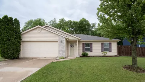 206 Glory Ave, Kendallville, IN 46755