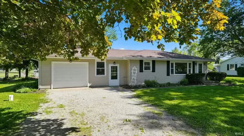 9075 E Orchard Ln, Churubusco, IN 46723