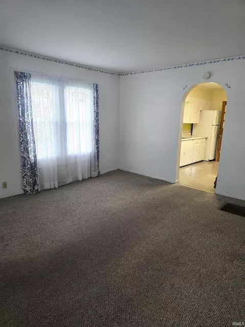 Living - 714 E Hoffer St, Kokomo, IN 46902 photo 2 of 2