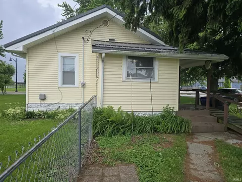 Exterior - 714 E Hoffer St, Kokomo, IN 46902 photo 3 of 4