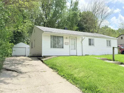 1002 Amhurst Ave, South Bend, IN 46614