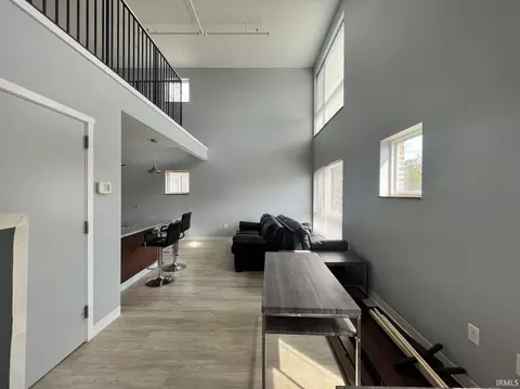Living - 604 N Smith Rd, Bloomington, IN 47408 photo 3 of 4