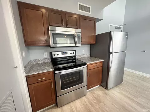 Kitchen - 604 N Smith Rd, Bloomington, IN 47408 photo 2 of 5