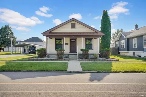 611 N 8th St, Mitchell, IN 47446