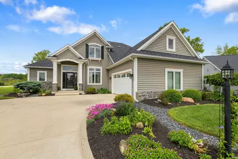 7727 Boxwood Ct, Fort Wayne, IN 46835