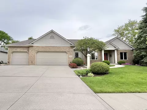 12306 Goldeneyes Ct, Fort Wayne, IN 46845