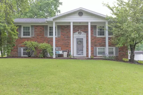 2706 Meadow Lark Ln, Evansville, IN 47720