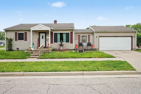 2024 Panama St, Mishawaka, IN 46544