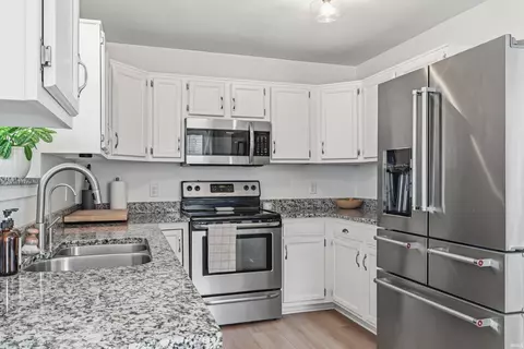 Kitchen - 5515 Sable Ct, Fort Wayne, IN 46835 photo 1 of 3