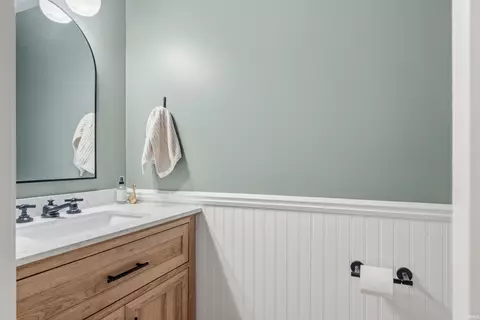 Bath - 5515 Sable Ct, Fort Wayne, IN 46835 photo 1 of 3