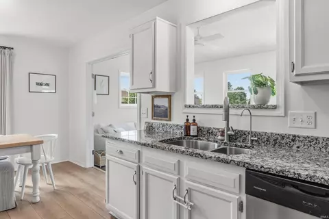 Kitchen - 5515 Sable Ct, Fort Wayne, IN 46835 photo 3 of 3