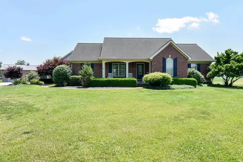 373 E Hirsch Woods Ln, Haubstadt, IN 47639