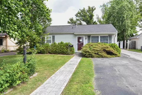 621 W Mill Rd, Evansville, IN 47710