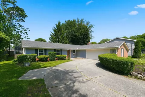 1509 Lake Forest Dr, Fort Wayne, IN 46815