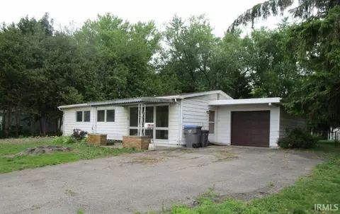 Exterior - 304 E Pickwick Dr, Syracuse, IN 46567 photo 6 of 6