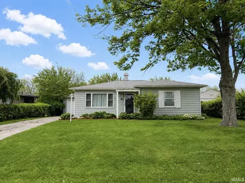 1513 W Stirling Dr, Muncie, IN 47304